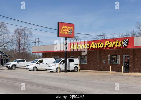Richmond - Circa Aprile 2022: Negozio Advance Auto Parts. Advance Auto Parts è il più grande rivenditore di ricambi per automobili negli Stati Uniti. Foto Stock