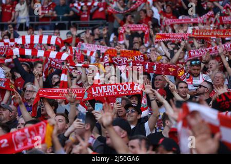 Londra, Regno Unito. 16th Apr 2022. I tifosi di Liverpool alla semifinale Emirates fa Cup di Manchester City contro Liverpool al Wembley Stadium, Londra, Regno Unito, il 16th aprile 2022. Credit: Paul Marriott/Alamy Live News Foto Stock