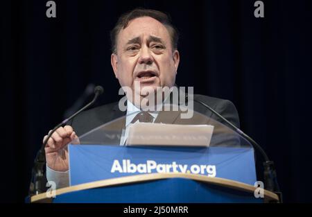 Foto del file datata 12/09/21 di Alex Salmond, che dovrebbe lanciare martedì il manifesto elettorale locale del partito Alba a Dundee. Foto Stock