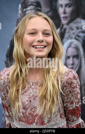 Los Angeles, Stati Uniti. 18th Apr 2022. LOS ANGELES, STATI UNITI. 18 aprile 2022: Lily Bird alla prima di Los Angeles per 'The Northman' al TCL Chinese Theatre. Picture Credit: Paul Smith/Alamy Live News Foto Stock