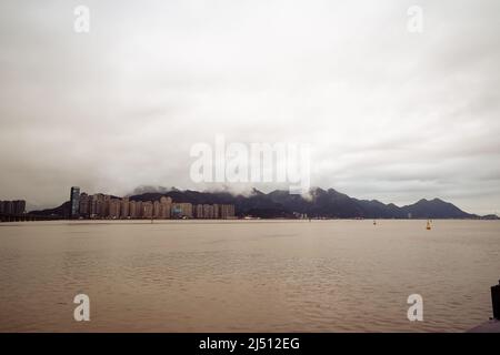 Fiume ou in una giornata nuvolosa a Wenzhou Cina Foto Stock