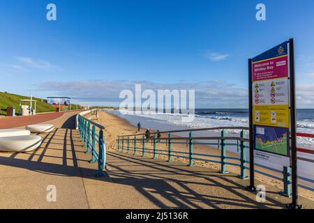 Una bella mattinata di sole alla famosa Northern Promenade di Whitley Bay, North Tyneside, Regno Unito Foto Stock