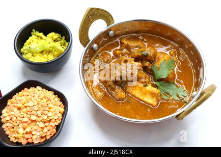 Dal Gosht o Daal Gosht è una delle ricette molto popolari di Mutton in India. Montone cotto con spezie e lenticchie miste. Dalcha di montone. Foto Stock