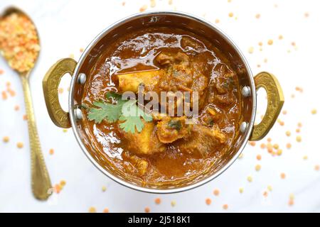 Dal Gosht o Daal Gosht è una delle ricette molto popolari di Mutton in India. Montone cotto con spezie e lenticchie miste. Dalcha di montone. Foto Stock