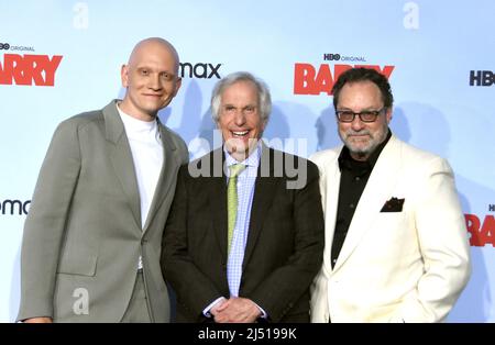 Los Angeles, California, Stati Uniti. 18th Apr 2022. L'attore Anthony Carrigan, l'attore Henry Winkler e l'attore Stephen Root partecipano alla stagione 3 Premiere di HBO 'Barry' a Rolling Greens il 18 aprile 2022 a Los Angeles, California, Stati Uniti. Credit: Barry King/Alamy Live News Foto Stock