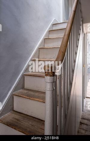 Gradini usurati in grado II elencati 1820s London Cottage, Regno Unito Foto Stock