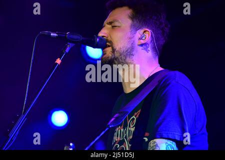 Frank Turner in performance al Fleece di Bristol. REGNO UNITO. Aprile 16, 2022 Foto Stock