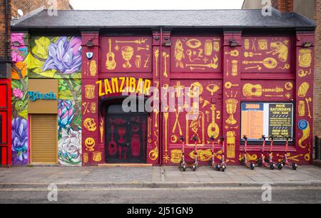 Esterno del club e bar Zanzibar a Seel Street, Liverpool, aperto fino alle 6am il sabato Foto Stock