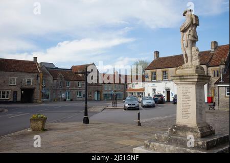 Monumento commemorativo di guerra in piazza Market Place, Somerton, Somerset Foto Stock