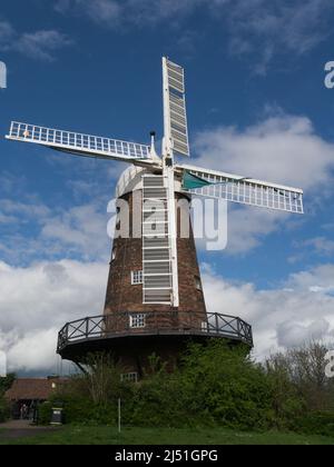 Green's Windmill Sneinton circa 1¼ miglia a est di Nottingham City Centre Inghilterra UK c'è anche un centro scientifico sul sito di questo mulino funzionante Foto Stock