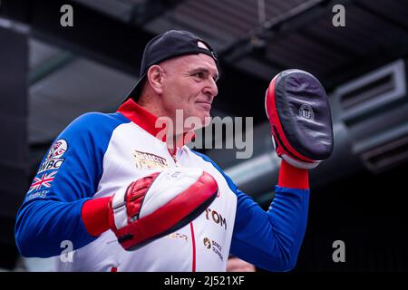 LONDRA, INGHILTERRA - APRILE 19: John Fury durante l'allenamento aperto prima di Fury vs Whyte per il titolo WBC Heavyweight il 19 Aprile 2022 al Wembley Stadium di Londra, Inghilterra, Regno Unito. (Foto di Matt Davies/PxImages) Credit: PX Images/Alamy Live News Foto Stock