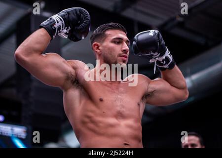 LONDRA, INGHILTERRA - APRILE 19: Tommy Fury pone per le foto durante l'allenamento Open prima di Fury vs Whyte per il WBC Heavyweight Title il 19 Aprile 2022, al Wembley Stadium di Londra, Inghilterra, Regno Unito. (Foto di Matt Davies/PxImages) Credit: PX Images/Alamy Live News Foto Stock