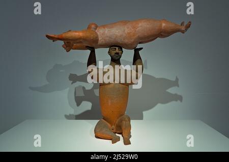 Scultura del famoso artista portoghese Jorge Vieira nel museo di Beja. Alentejo, Portogallo Foto Stock