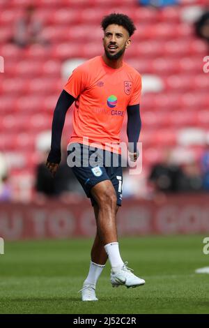 MIDDLESBROUGH, REGNO UNITO. APRILE 18th Sorba Thomas di Huddersfield Town durante la partita del campionato Sky Bet tra Middlesbrough e Huddersfield Town al Riverside Stadium, Middlesbrough lunedì 18th aprile 2022. (Credit: Mark Fletcher | MI News) Credit: MI News & Sport /Alamy Live News Foto Stock