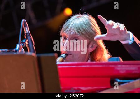 Verona, Italia. 28th Lug 2021. La band italiana Extraliscio in concerto dal vivo al Teatro Romano di Verona per 'e' bello perdersi tour' Foto Stock