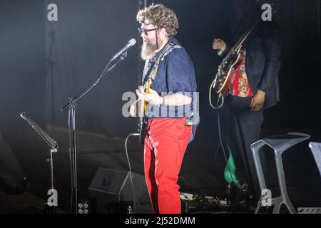 Verona, Italia. 28th Lug 2021. La band italiana Extraliscio in concerto dal vivo al Teatro Romano di Verona per 'e' bello perdersi tour' Foto Stock