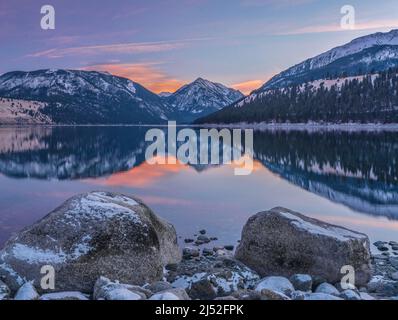 Tramonto invernale, Lago Wallowa, Oregon Foto Stock