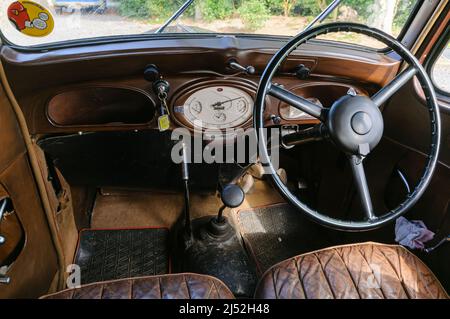 Volante e interno di un 1938 Hillman Minx Foto Stock