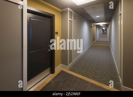 Hall corridoio del palazzo residenziale di appartamenti, New Jersey USA Foto Stock