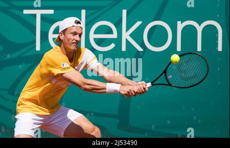 Belgrado, Serbia, 19th aprile 2022. Jiri Lehecka della Repubblica Ceca ritorna durante il giorno due del torneo ATP 250 della Serbia Open durante il giorno due del torneo ATP 250 della Serbia Open al Novak Tennis Center di Belgrado, in Serbia. Aprile 19, 2022. Credit: Nikola Krstic/Alamy Foto Stock