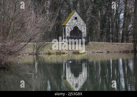 Maksimir Park: Casa di betulla sul quarto lago. Zagabria, Croazia Foto Stock