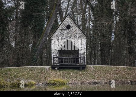 Maksimir Park: Casa di betulla sul quarto lago. Zagabria, Croazia Foto Stock