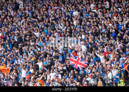 Rangers fc tifosi di calcio sul terrazzamento a Hampden Park, Glasgow, Scozia, Regno Unito Foto Stock