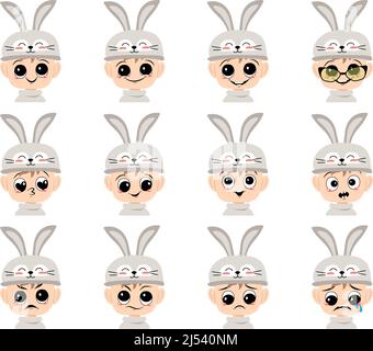 Set di avatar ragazzo con occhi grandi e ampio sorriso e diverse emozioni in cappello di coniglio. Testa di bambino con faccia gioiosa per Pasqua di festa, costume di carnevale per festa. Illustrazione piatta vettoriale Illustrazione Vettoriale
