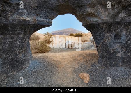 Città stratificata, formazione di rocce vulcaniche erose, Isole Canarie, Lanzarote Foto Stock