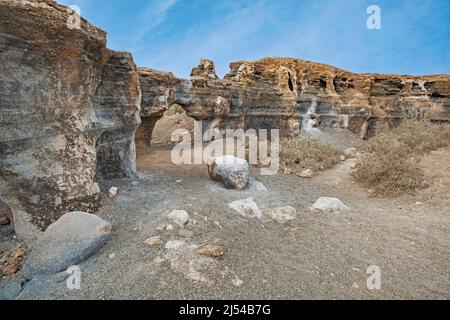 Città stratificata, formazione di rocce vulcaniche erose, Isole Canarie, Lanzarote Foto Stock