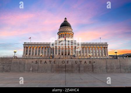 Salt Lake, Utah, USA al crepuscolo al Campidoglio dello Utah. Foto Stock