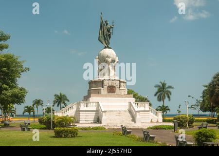 Statua dell'esploratore Vasco Nunez de Balboa, Parco Balboa, Distretto Balboa, Città di Panama, Provincia di Panama, Repubblica di Panama Foto Stock