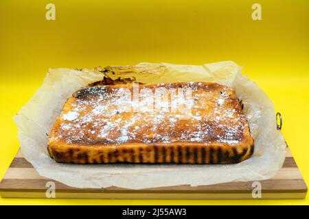 Torta al formaggio di Pasqua o pasca tradizionalmente fatta in casa Foto Stock