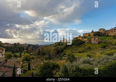 Vista da Siena sulla città e il paesaggio circostante Foto Stock