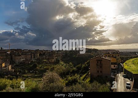 Vista da Siena sulla città e il paesaggio circostante Foto Stock