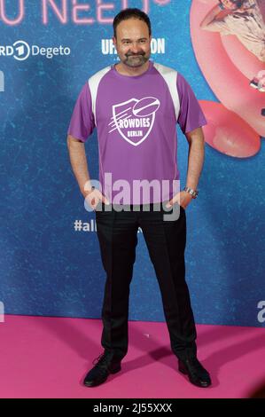 Colonia, Germania. 20th Apr 2022. L'attore Tom keune arriva per la prima della seconda stagione della serie drammatica "All You Need". Credit: Henning Kaiser/dpa/Alamy Live News Foto Stock