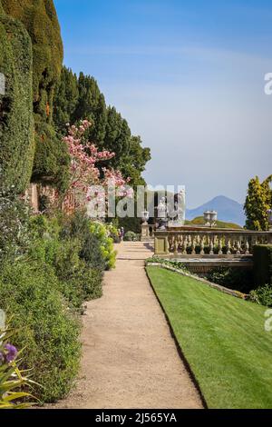 Powis Castle e giardino Foto Stock