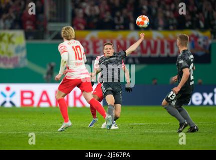 Red Bull Arena, Lipsia, Germania. 20th Apr 2022. Paul Jaeckel di Union Berlin controlla la palla durante RB Leipzig contro il FC Union Berlin, DFB-Pokal semifinale alla Red Bull Arena, Lipsia, Germania. Kim Price/CSM/Alamy Live News Foto Stock