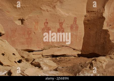 Questo pannello di arte rupestre con pittogrammi a Sego Canyon nello Utah è stato dipinto dalla gente della cultura arcaica nello stile del Barrier Canyon tra il 1.500 e il 4.000 Foto Stock