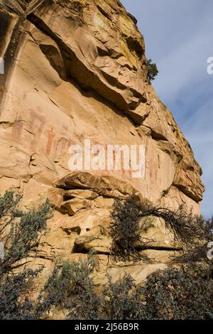 Il pannello di arte rupestre di pittogrammi Sego Canyon nello Utah è stato dipinto dalla gente della cultura arcaica in stile Barrier Canyon tra il 1.500 e il 4.000 yea Foto Stock