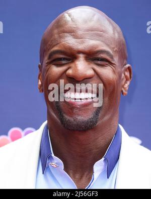 Pasadena, Stati Uniti. 20th Apr 2022. PASADENA, LOS ANGELES, CALIFORNIA, USA - APRILE 20: L'attore americano Terry Crews arriva alla stagione 17 Kick-off Red Carpet della NBC 'America's Got Talent' che si tiene presso l'Auditorium civico di Pasadena il 20 Aprile 2022 a Pasadena, Los Angeles, California, Stati Uniti. (Foto di Xavier Collin/Image Press Agency) Credit: Image Press Agency/Alamy Live News Foto Stock