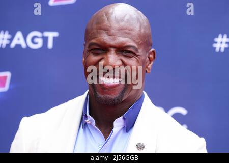 Pasadena, Stati Uniti. 20th Apr 2022. PASADENA, LOS ANGELES, CALIFORNIA, USA - APRILE 20: L'attore americano Terry Crews arriva alla stagione 17 Kick-off Red Carpet della NBC 'America's Got Talent' che si tiene presso l'Auditorium civico di Pasadena il 20 Aprile 2022 a Pasadena, Los Angeles, California, Stati Uniti. (Foto di Xavier Collin/Image Press Agency) Credit: Image Press Agency/Alamy Live News Foto Stock