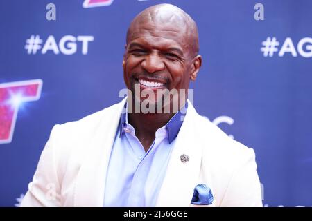 Pasadena, Stati Uniti. 20th Apr 2022. PASADENA, LOS ANGELES, CALIFORNIA, USA - APRILE 20: L'attore americano Terry Crews arriva alla stagione 17 Kick-off Red Carpet della NBC 'America's Got Talent' che si tiene presso l'Auditorium civico di Pasadena il 20 Aprile 2022 a Pasadena, Los Angeles, California, Stati Uniti. (Foto di Xavier Collin/Image Press Agency) Credit: Image Press Agency/Alamy Live News Foto Stock