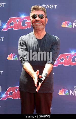 Pasadena, CA. 20th Apr 2022. Simon Cowell agli arrivi per L'AMERICA GOT TALENT Season 17 Kick-off Red Carpet, Pasadena Civic Auditorium, Pasadena, CA 20 aprile 2022. Credit: Priscilla Grant/Everett Collection/Alamy Live News Foto Stock