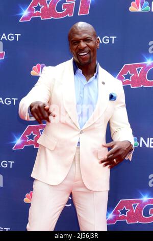 Pasadena, CA. 20th Apr 2022. Gli equipaggi Terry agli arrivi per L'AMERICA GOT TALENT Season 17 Kick-off Red Carpet, Pasadena Civic Auditorium, Pasadena, CA 20 aprile 2022. Credit: Priscilla Grant/Everett Collection/Alamy Live News Foto Stock