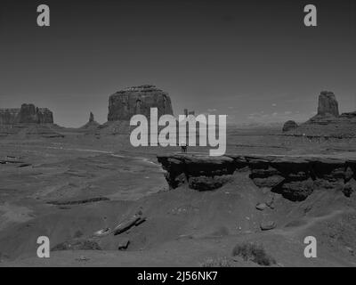 Monument Valley, Arizona, nella Navajo Indian Nation, vicino all'angolo nord-orientale del confine con lo Utah, Arizona. Oljato - Monumento Valle Foto Stock