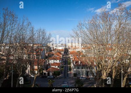 Foto della città di Arcachon, in Francia, scattata dall'alto durante un pomeriggio soleggiato. Arcachon è la città principale della baia di Arcachon (bassin d'Arcachon, o Foto Stock