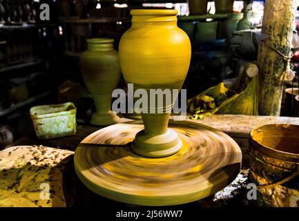 L'arte della ceramica creazione a Maragogipinho, Aratuipe, Bahia, Brasile. Il più grande centro di ceramica in latino Foto Stock