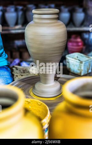 L'arte della ceramica creazione a Maragogipinho, Aratuipe, Bahia, Brasile. Il più grande centro di ceramica in latino Foto Stock