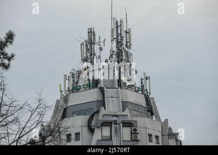 5G antenne. Petrus Hotel. Paracin, Serbia Foto Stock